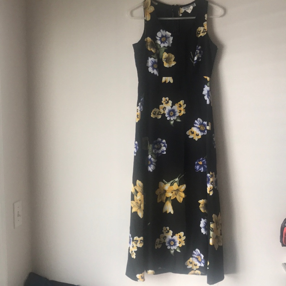 Cute Black floral maxi dress